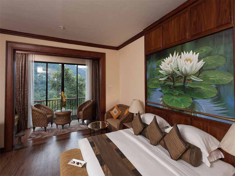 Earls Regency Kandy Room